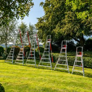NEW Henchman Fully Adjustable PRO Tripod Ladder